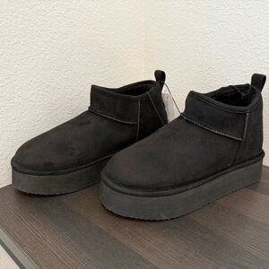 New black fuzzy booties